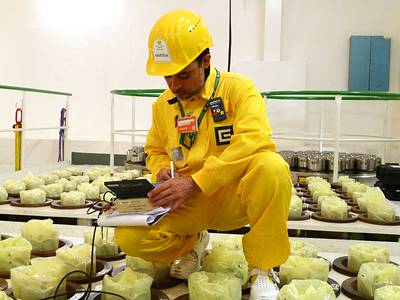 Foto 3: Measuring of the uranium spectra of the fresh nuclear fuel