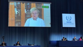 Fotografie z projevu předsedkyně SÚJB na konferenci MAAE