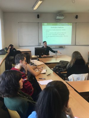 Ilustrační foto k přednášce na Fakultě sociálních věd UK